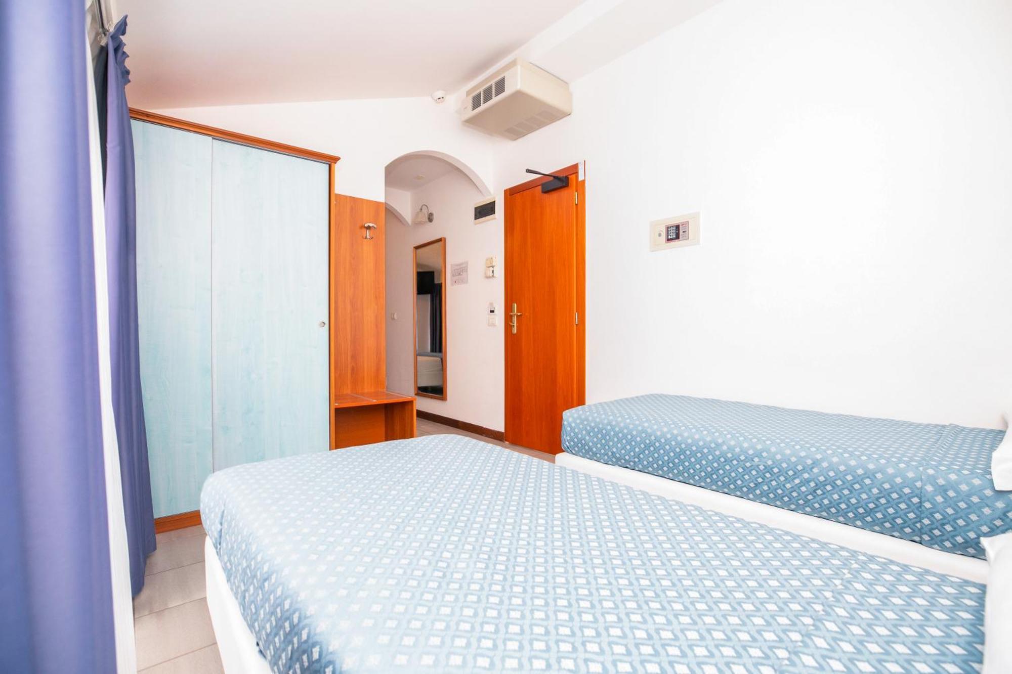 Hotel Brienz Беллария-Иджеа-Марина Экстерьер фото