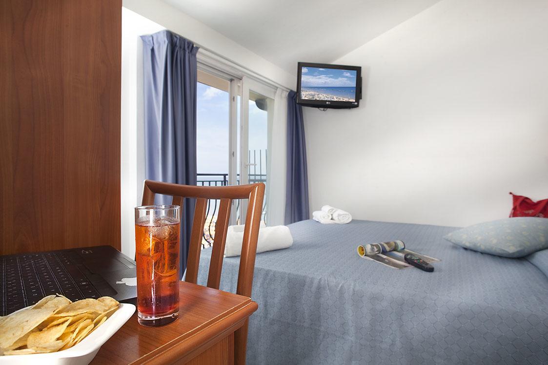 Hotel Brienz Беллария-Иджеа-Марина Экстерьер фото